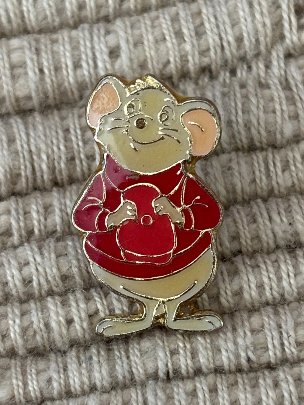 DISNEY Vintage 1970s The Rescuers Bernard the Mouse Mini Enamel Pin